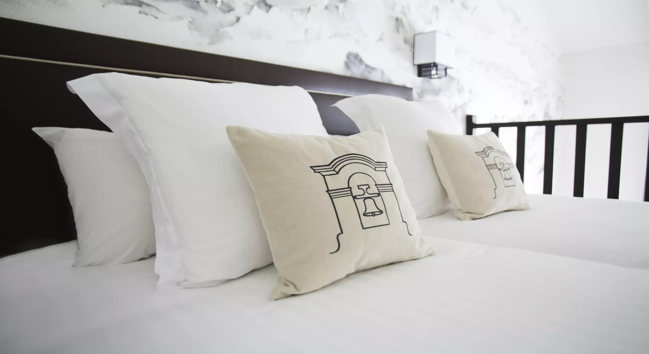 lectoure-hotel-doctrinaires-lit-1